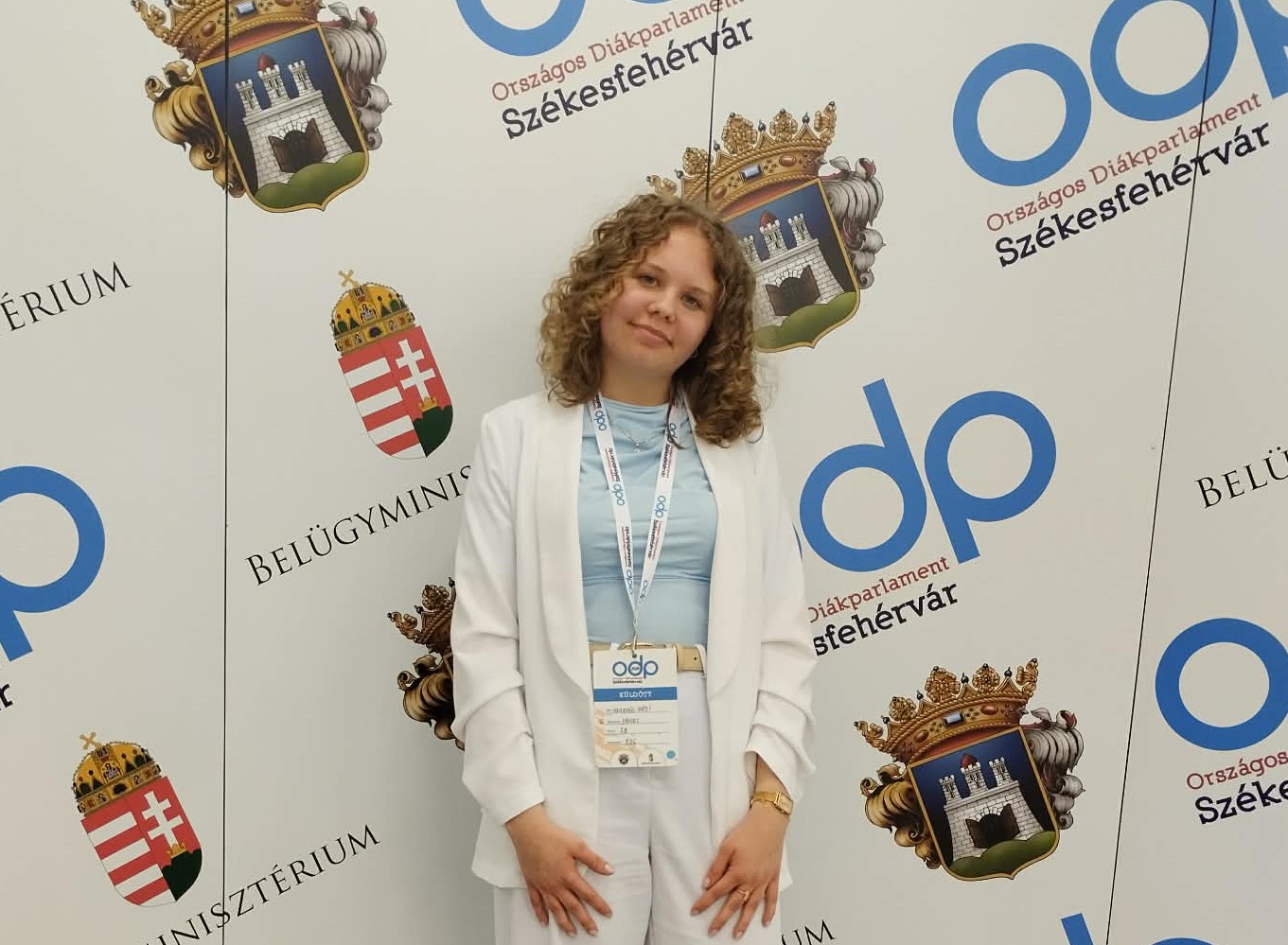 Hegedűs Hédi a XIV. Országos Diákparlament küldötteként képviselte a vármegye diákjait