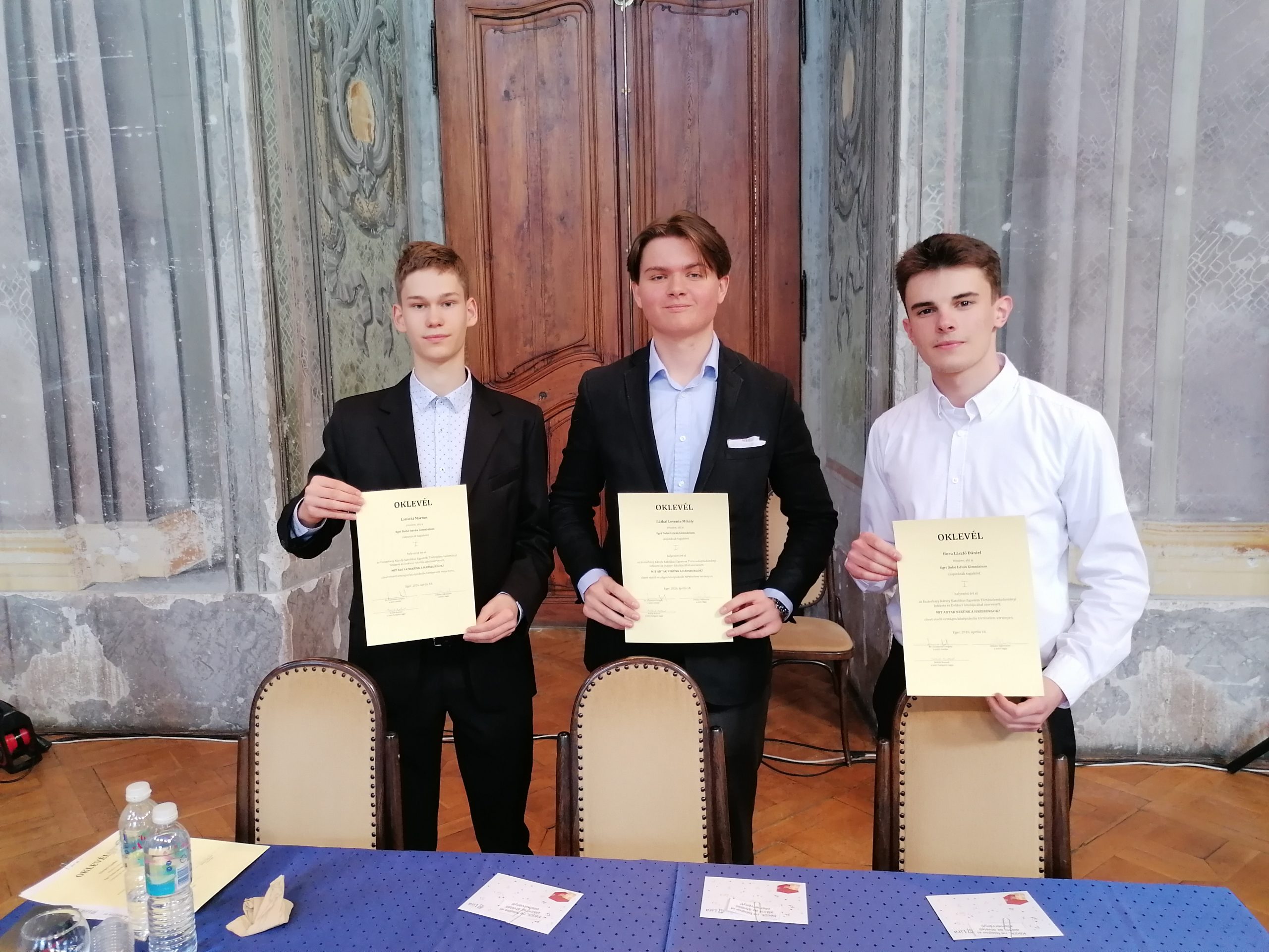 Országos 1. hely az EKKE történelem versenyén